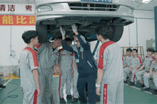 学汽修发展趋势-汽修人才供不应求