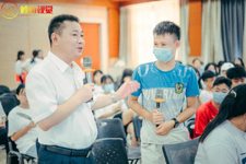 新生入学教育之校长开讲啦 | 播种希望,点燃梦想